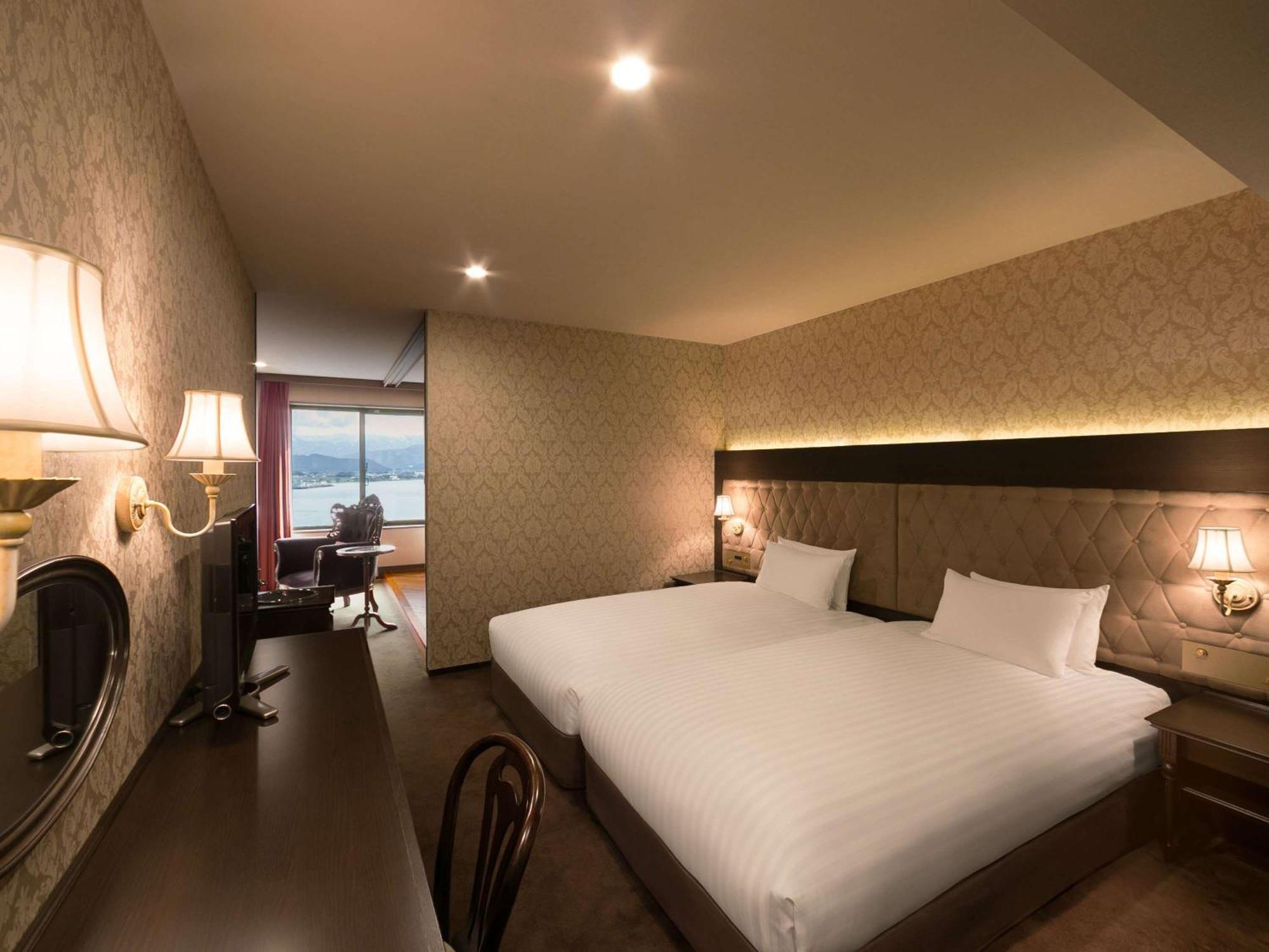 Grand Mercure Lake Biwa Resort & Spa Наґахама Екстер'єр фото
