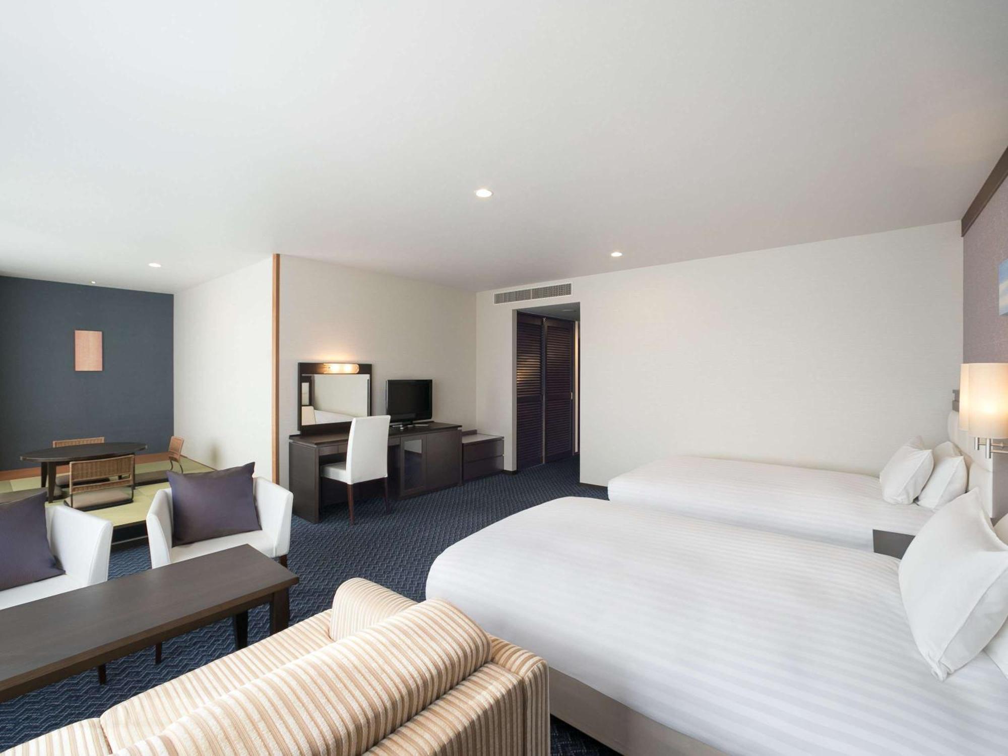 Grand Mercure Lake Biwa Resort & Spa Наґахама Екстер'єр фото