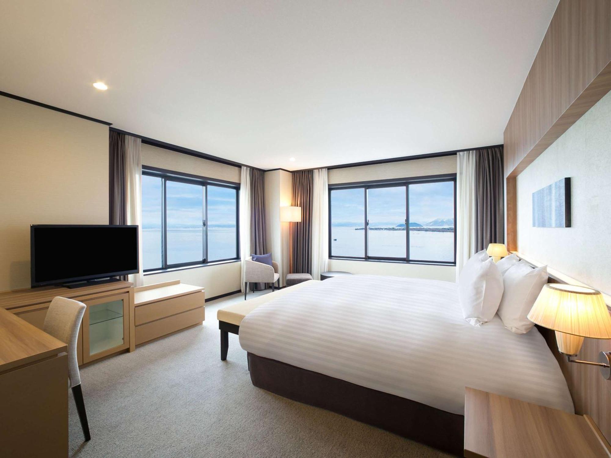 Grand Mercure Lake Biwa Resort & Spa Наґахама Екстер'єр фото