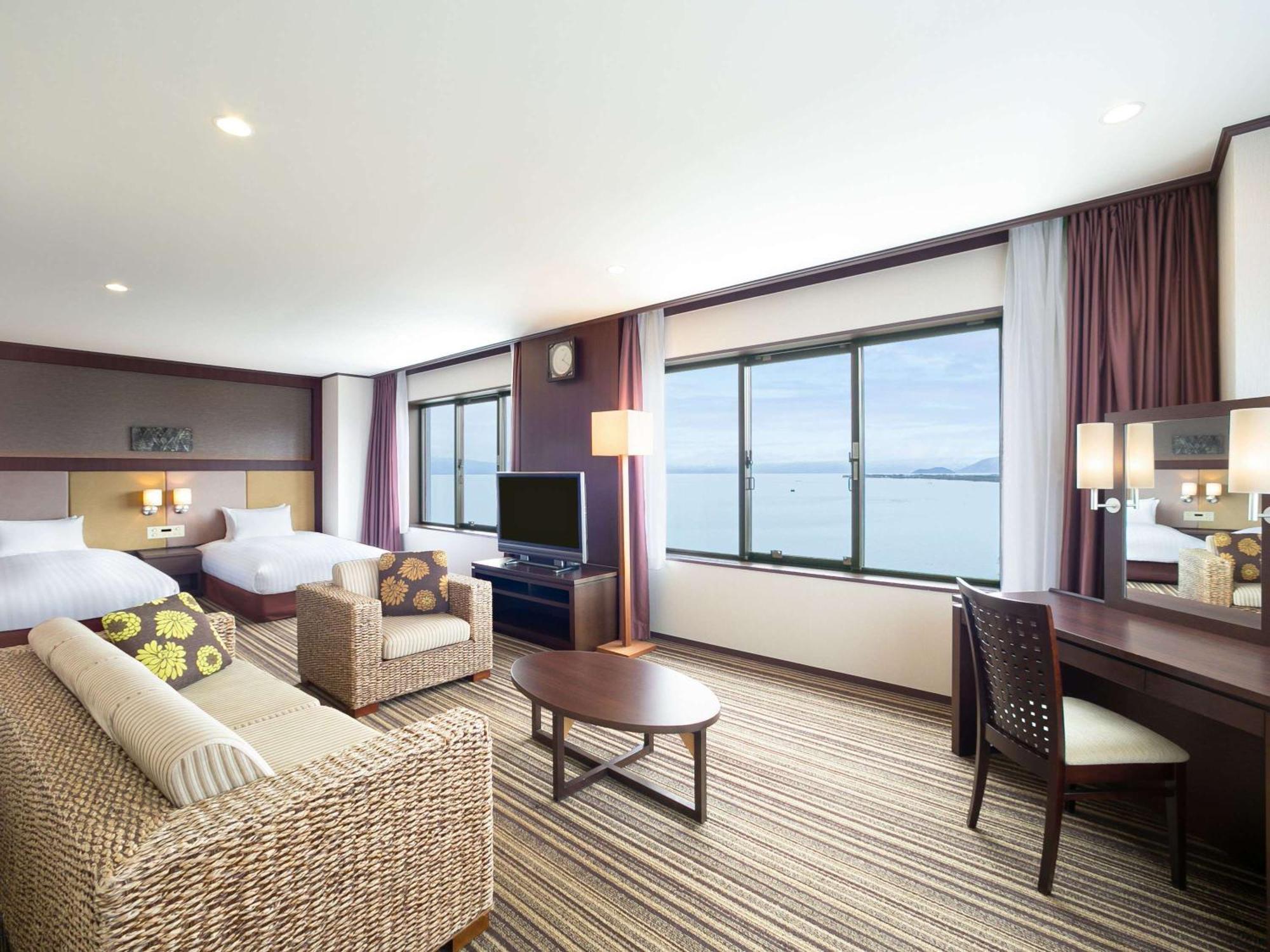 Grand Mercure Lake Biwa Resort & Spa Наґахама Екстер'єр фото